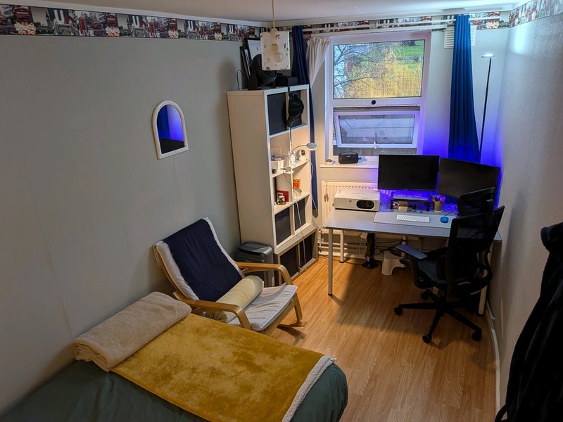 Room Century Yard in Greater London