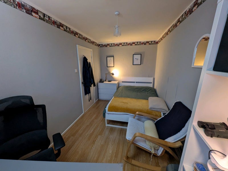Room Century Yard in Greater London