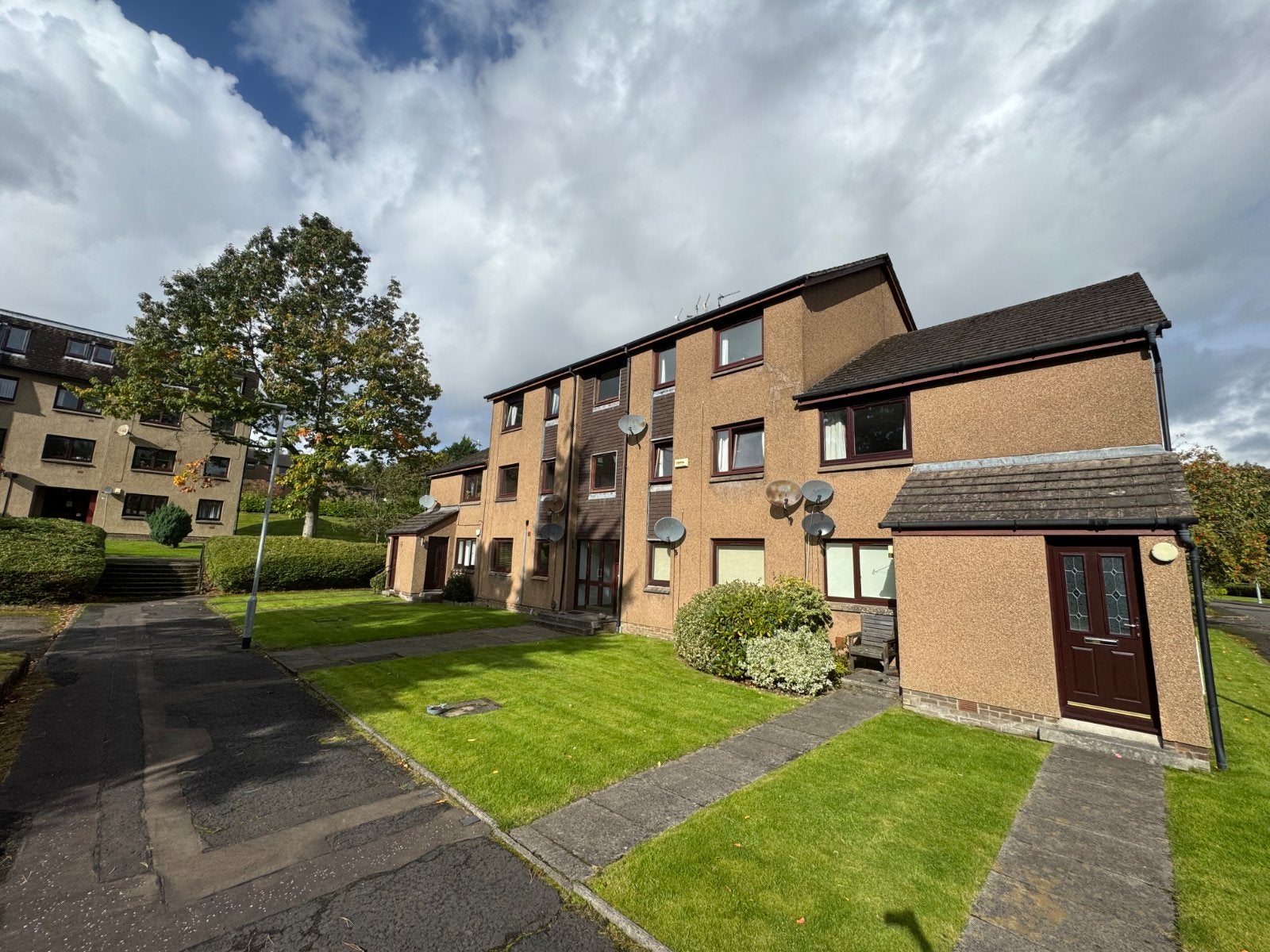 Flat Fortingall Avenue in Glasgow