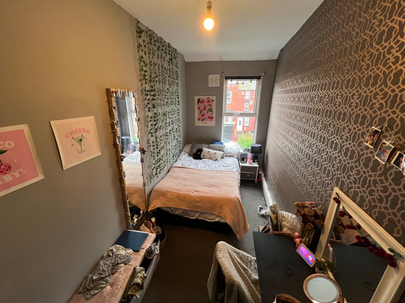 Flat Brudenell Road in Leeds
