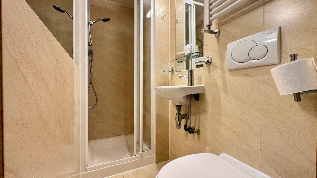 Flat Cartwright Gardens in Greater London