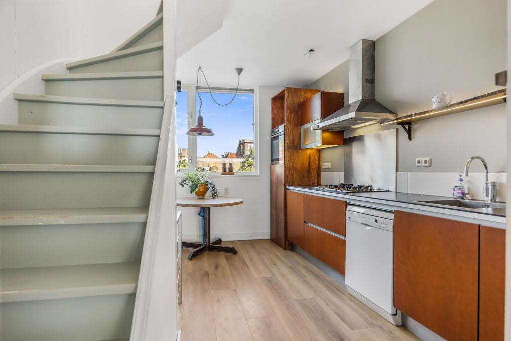 Tussenwoning te koop: Geeuwkade 4, Sneek