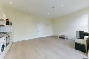 Flat Rosendale Road in Greater London