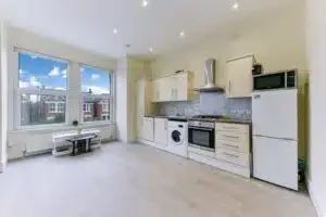 Flat Rosendale Road in Greater London