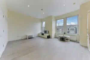 Flat Rosendale Road in Greater London