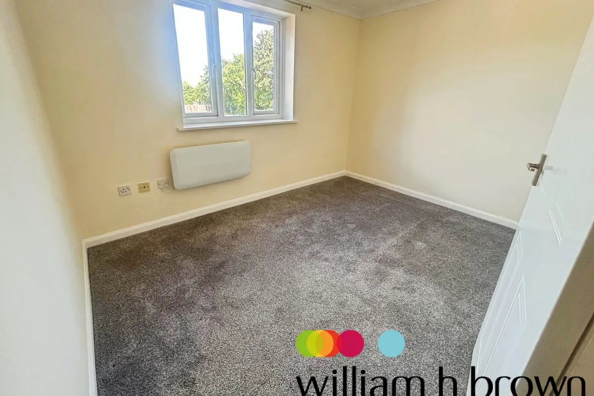 Flat Friday Wood Green in Colchester