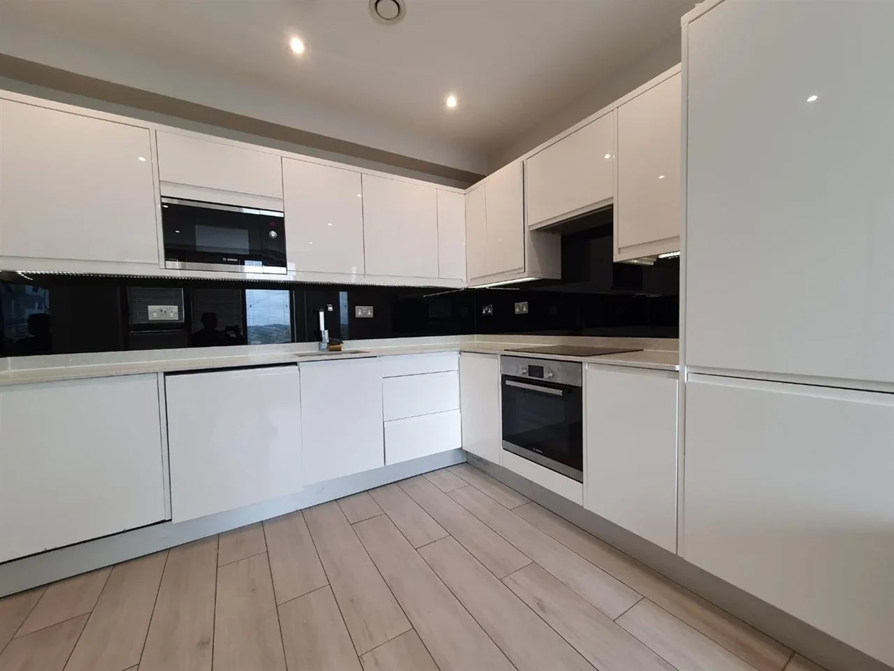 Flat High Road Wembley in Greater London
