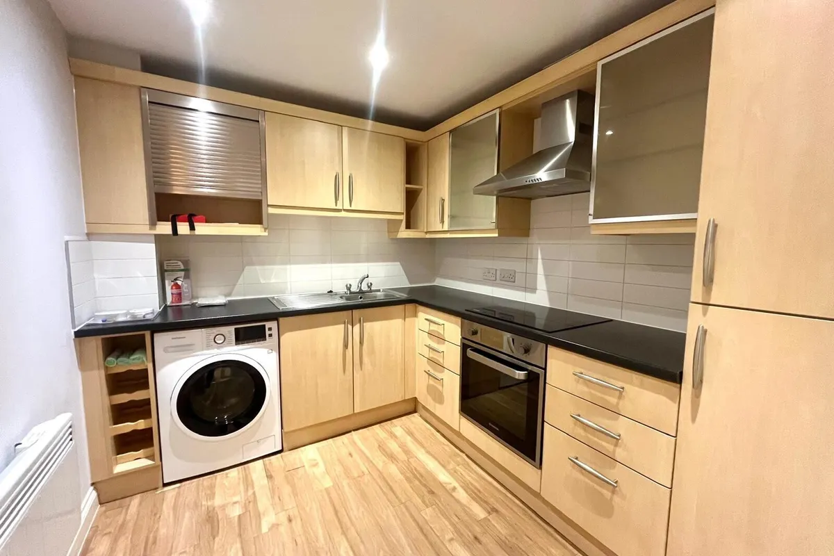 Flat Samuels Crescent in Cardiff