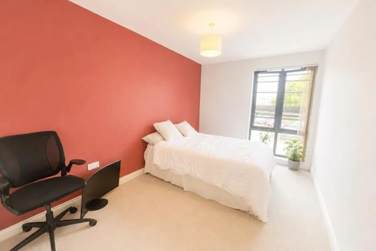 Flat Samuels Crescent in Cardiff