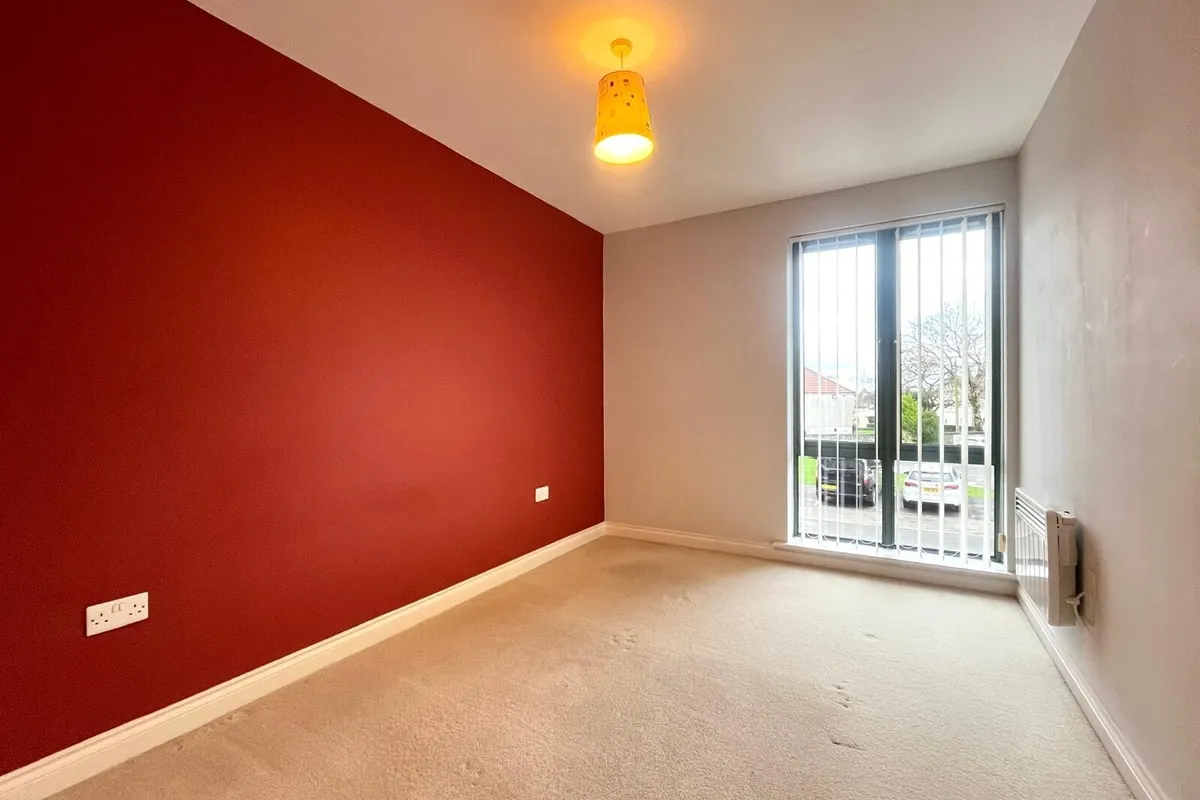 Flat Samuels Crescent in Cardiff