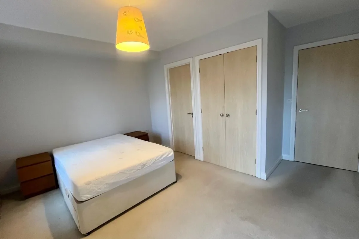 Flat Samuels Crescent in Cardiff