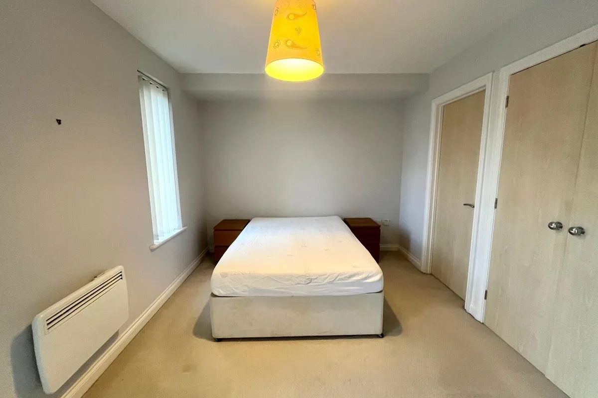 Flat Samuels Crescent in Cardiff