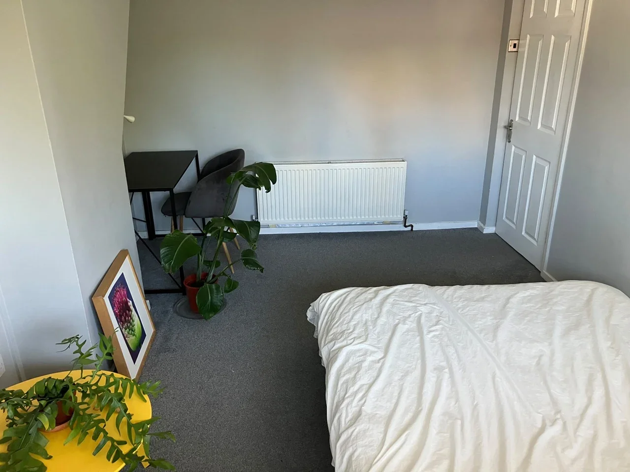 Room Grove Crescent Road in Greater London