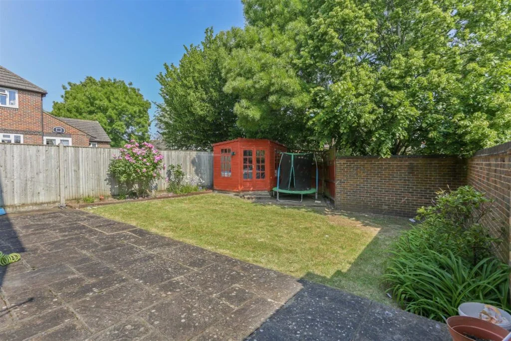 House Chiddingstone Close in Greater London