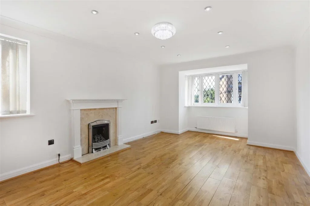 House Chiddingstone Close in Greater London
