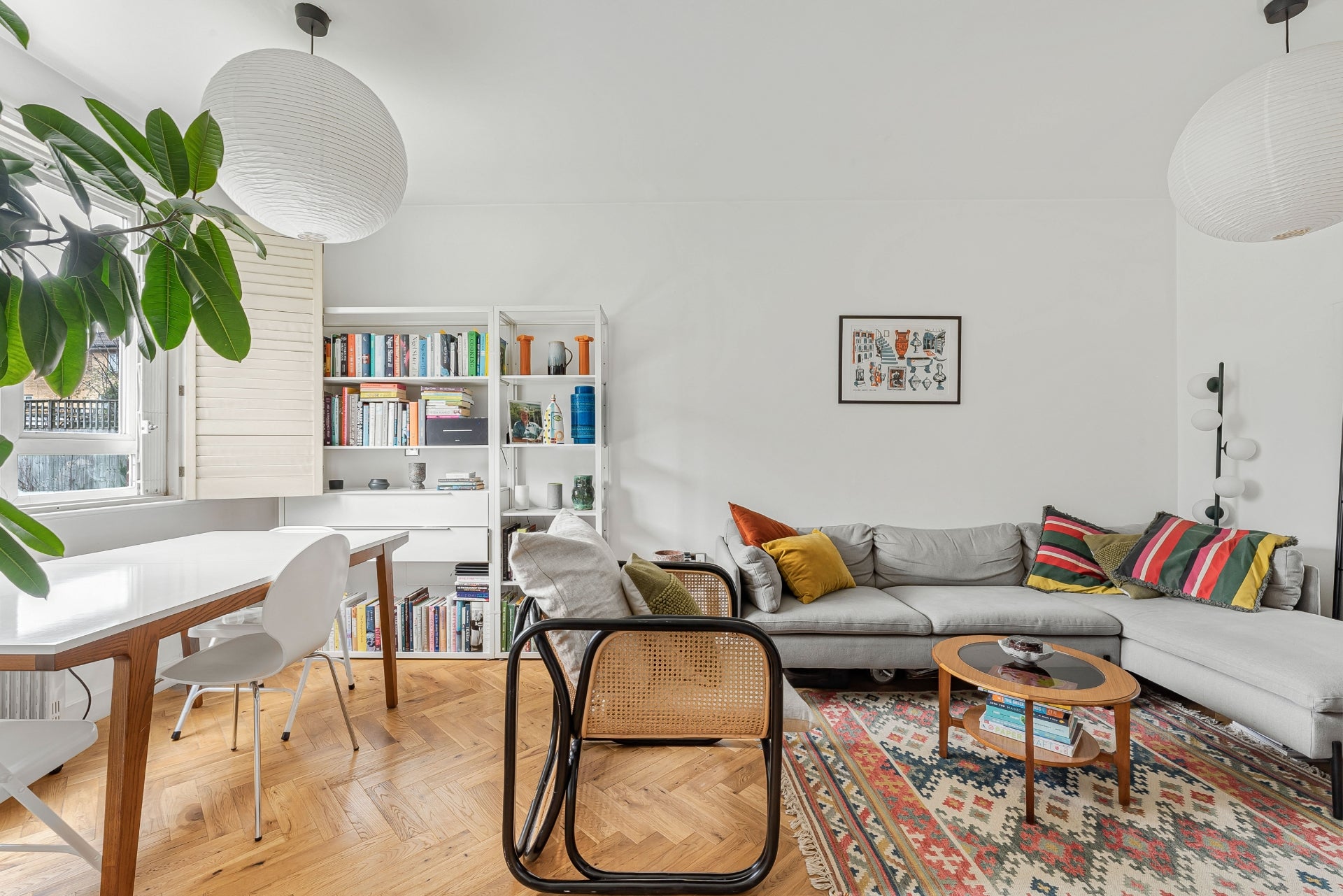 Flat Kingsland Road in Greater London