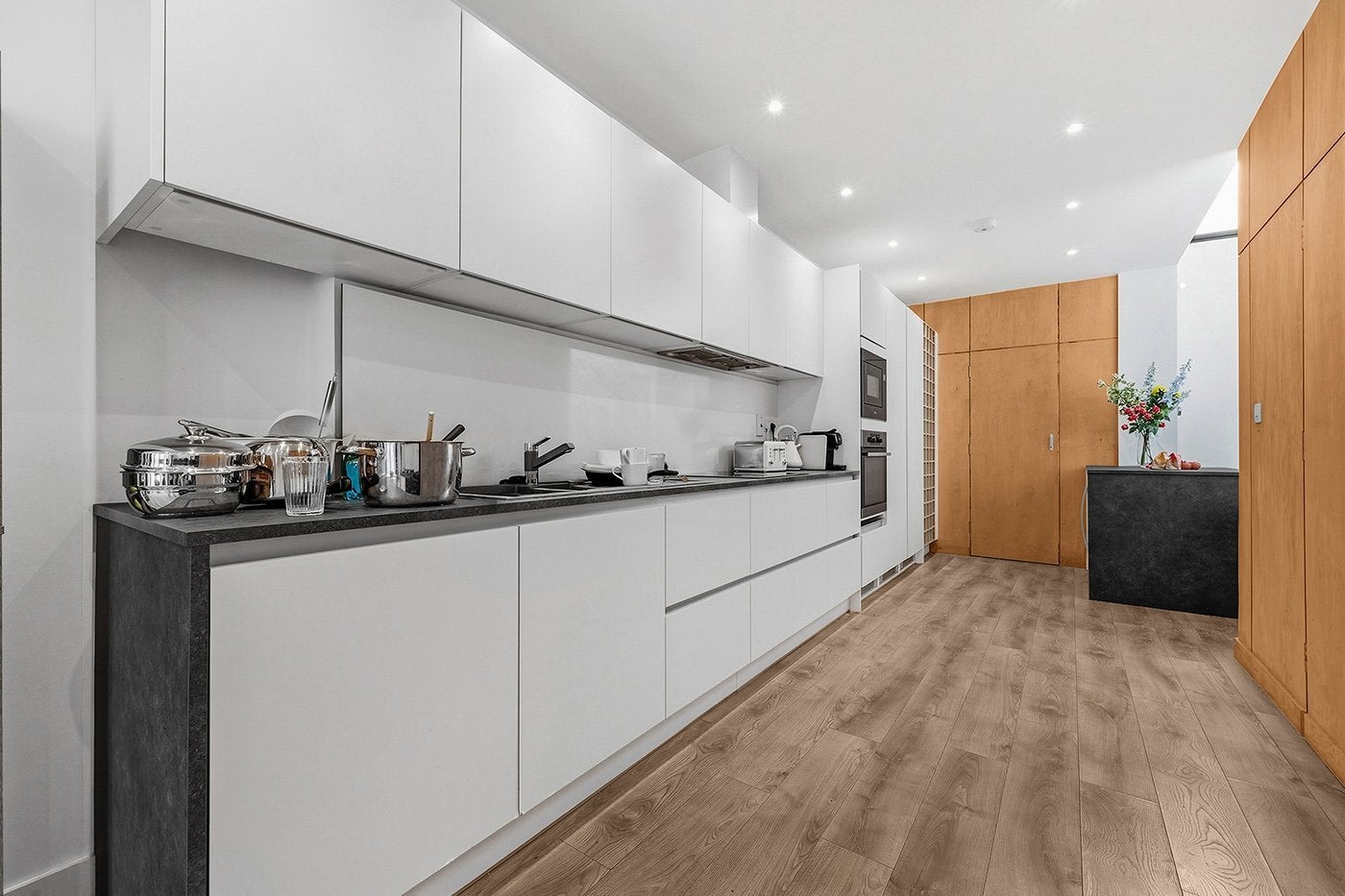 Flat Grange Road in Greater London
