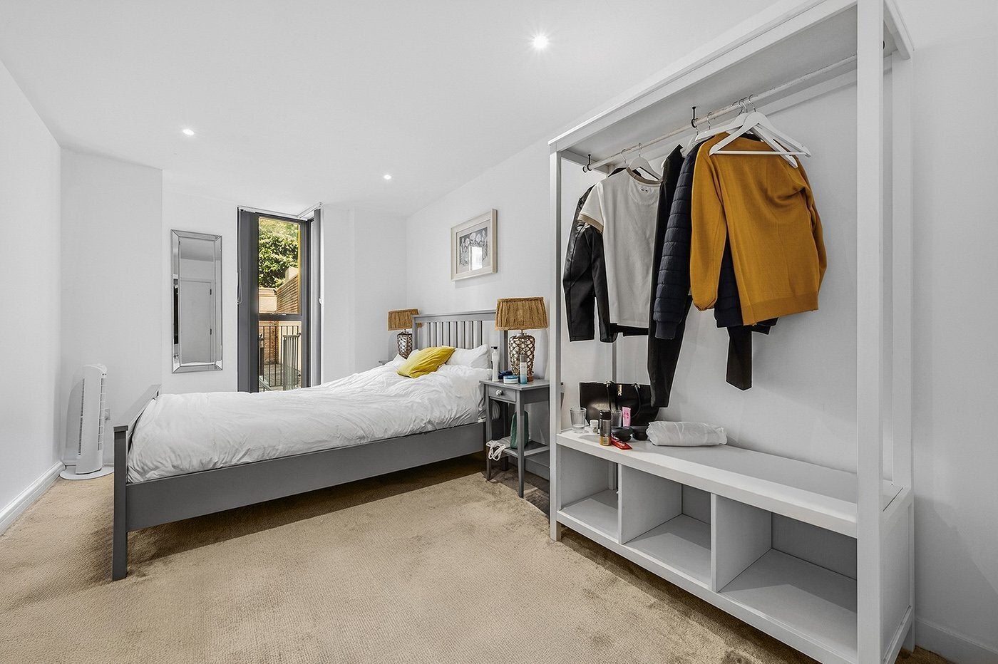 Flat Grange Road in Greater London