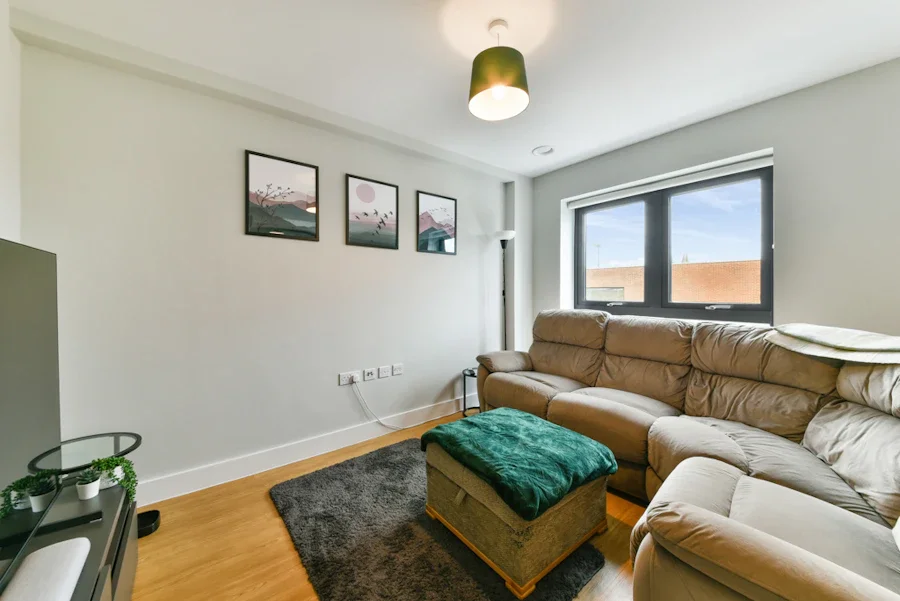 Flat Weavers Lane in Inkpen