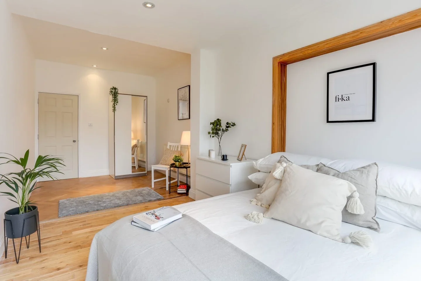 Room Denmark Hill in Greater London