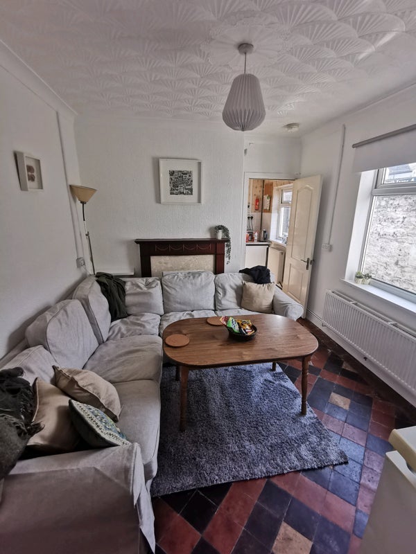 Room Ty'n-Y-Coed Place in Cardiff