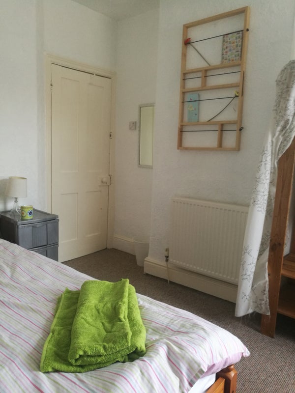 Room Ty'n-Y-Coed Place in Cardiff