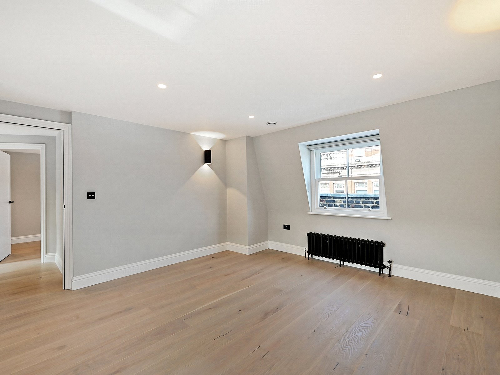 Flat Shaftesbury Avenue in City of Westminster