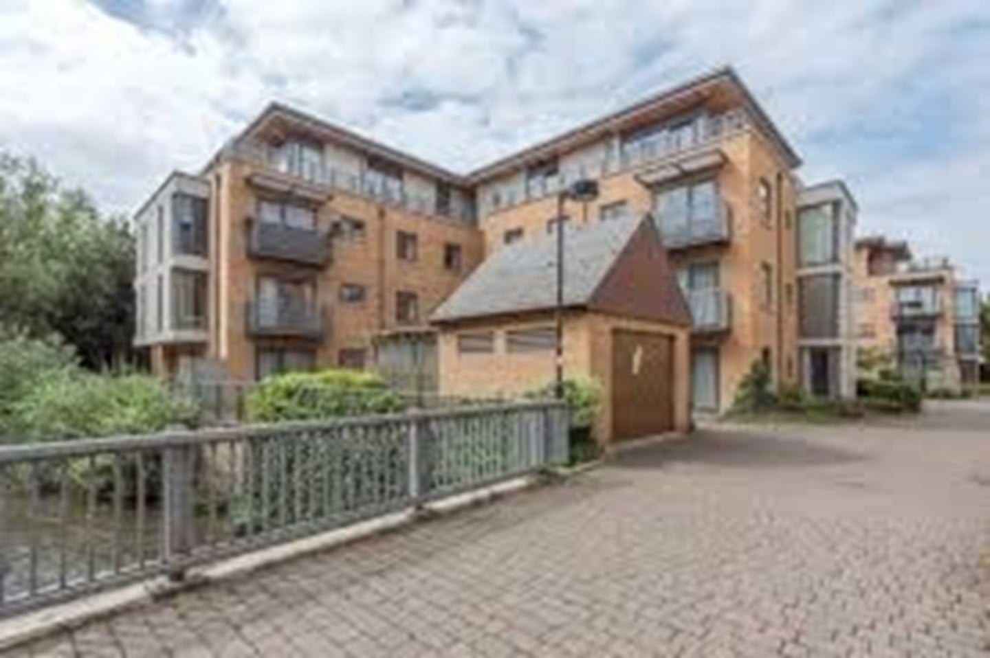 Flat Oxpens Road in Oxford