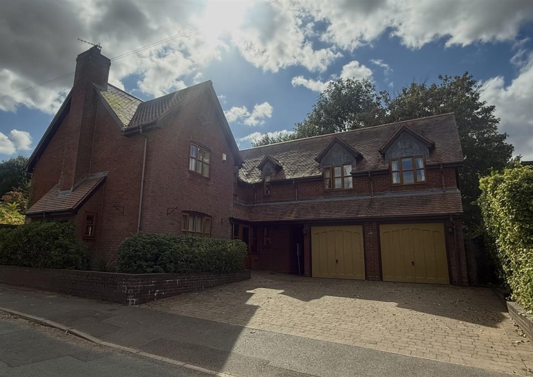 House Horsebrook Lane in South Staffordshire