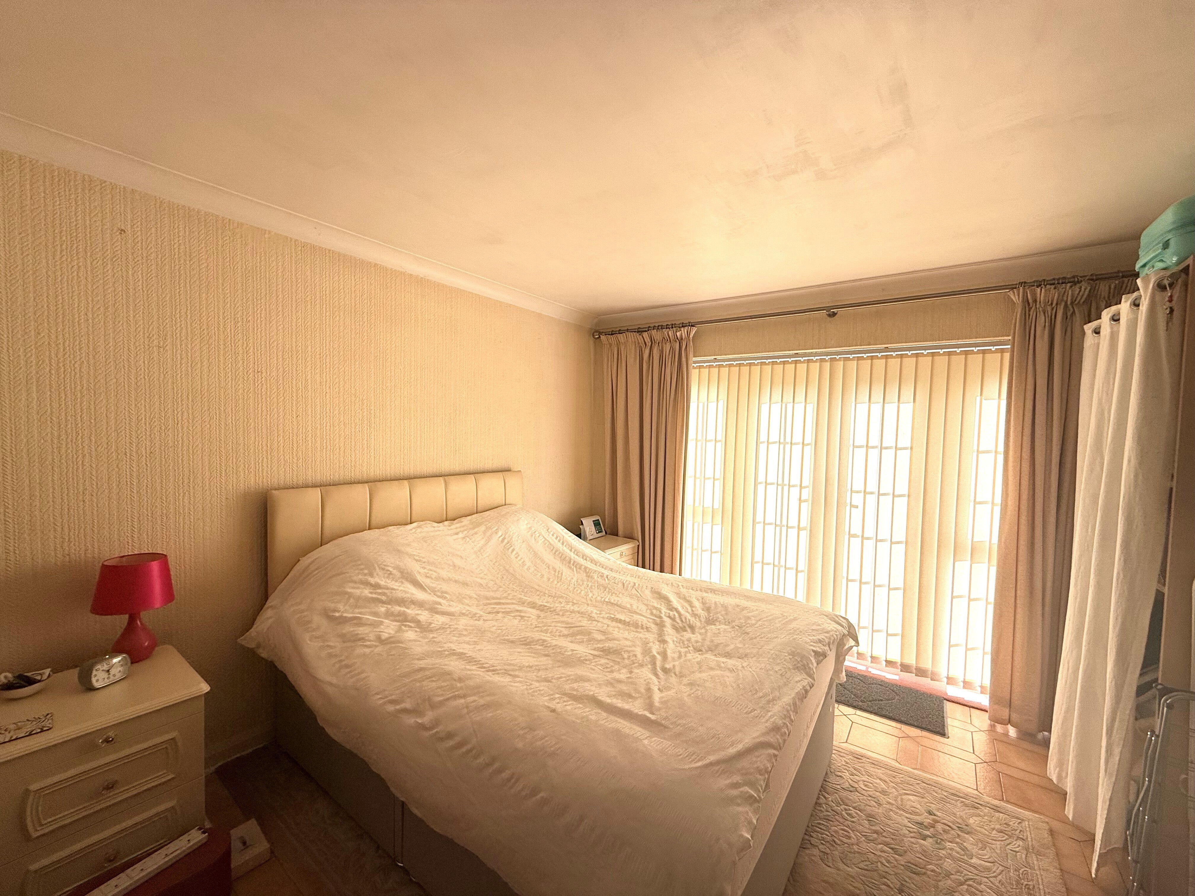 Flat Riverwood Lane in Greater London