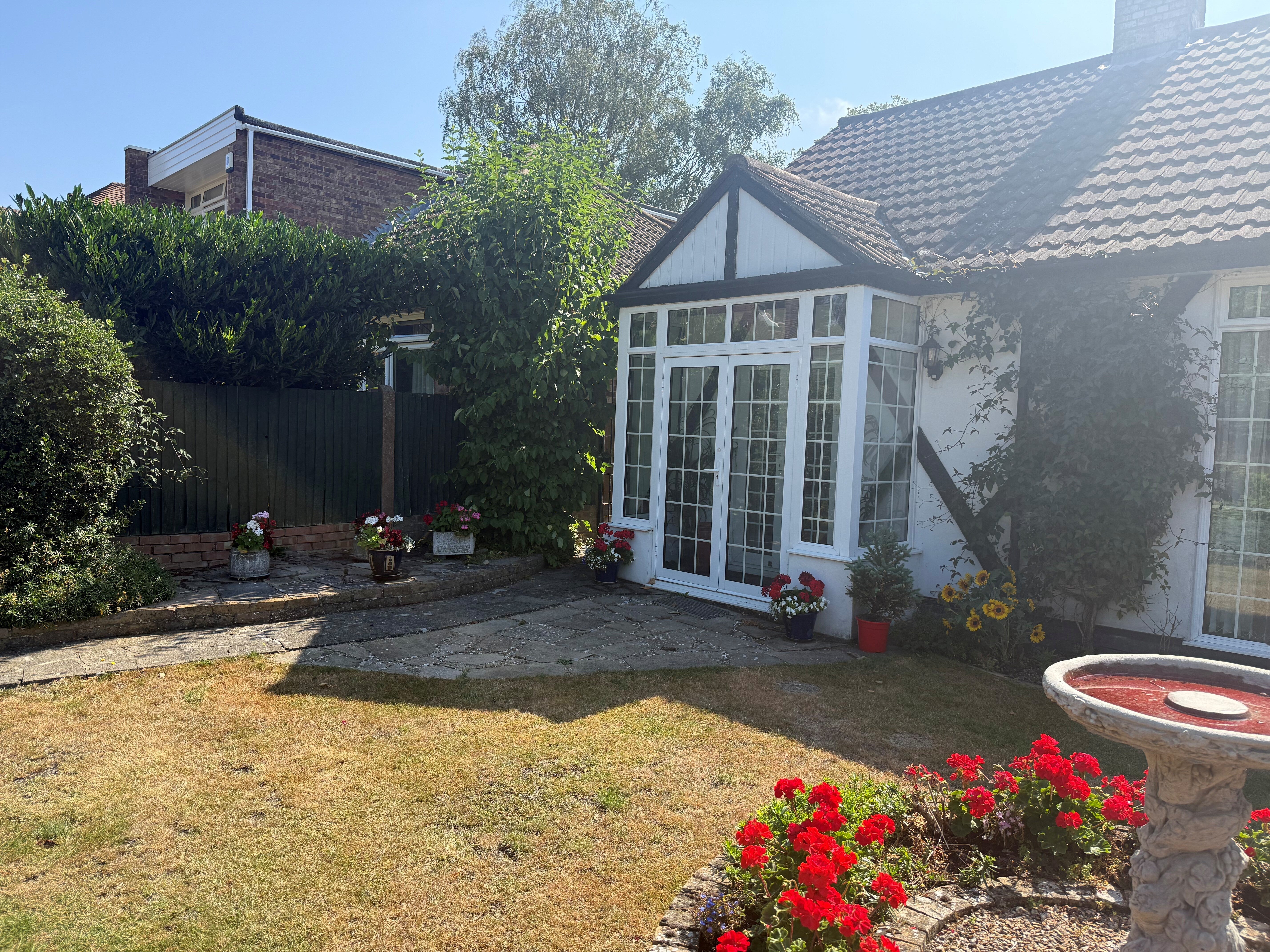 Flat Riverwood Lane in Greater London