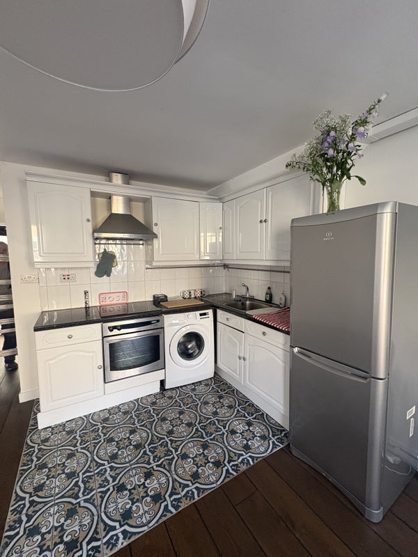 Flat Welshpool Street in Greater London