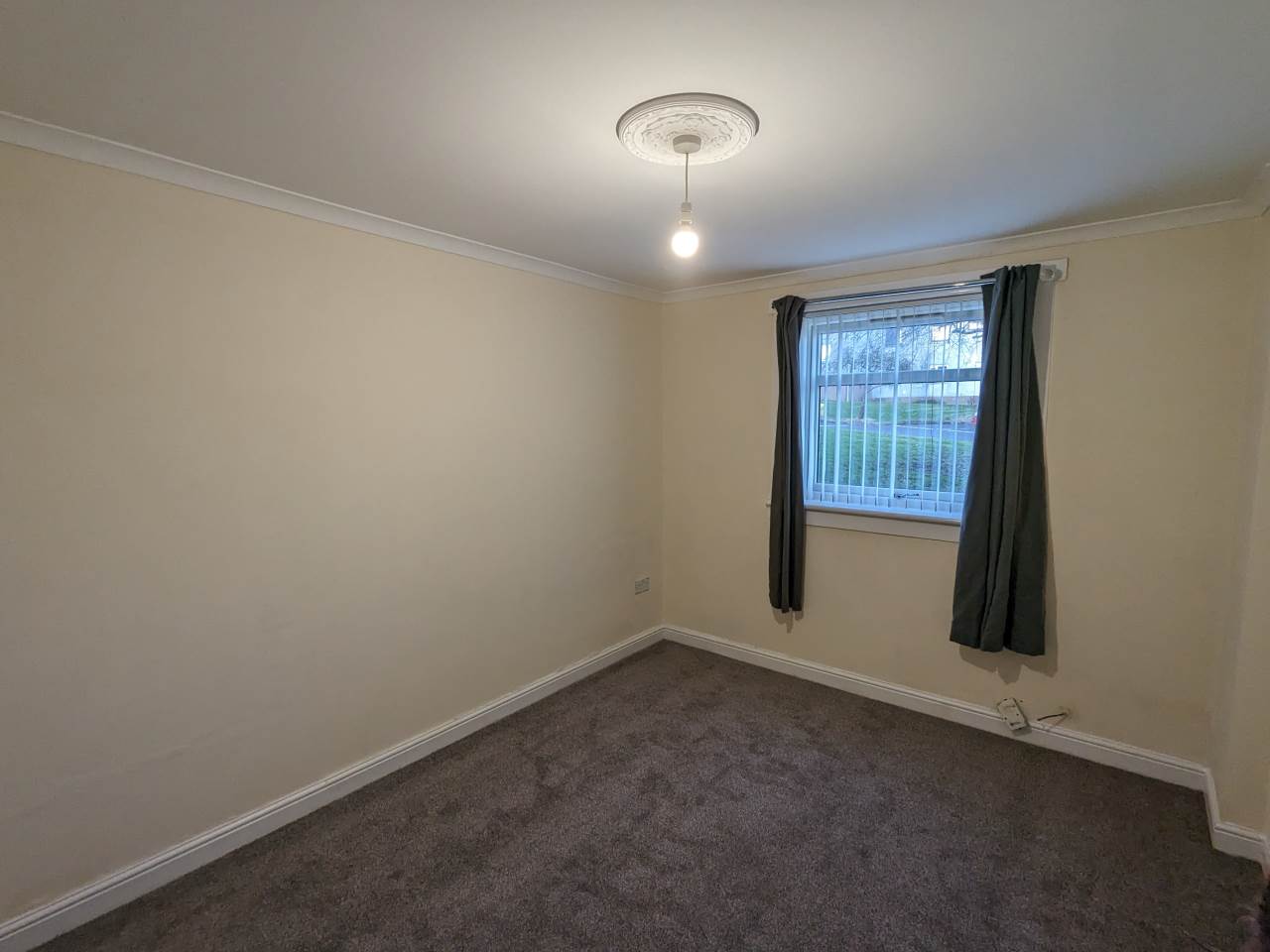 Flat Greenbank Place in Dundee