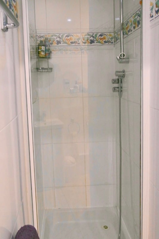 Room Netheravon Road in Greater London