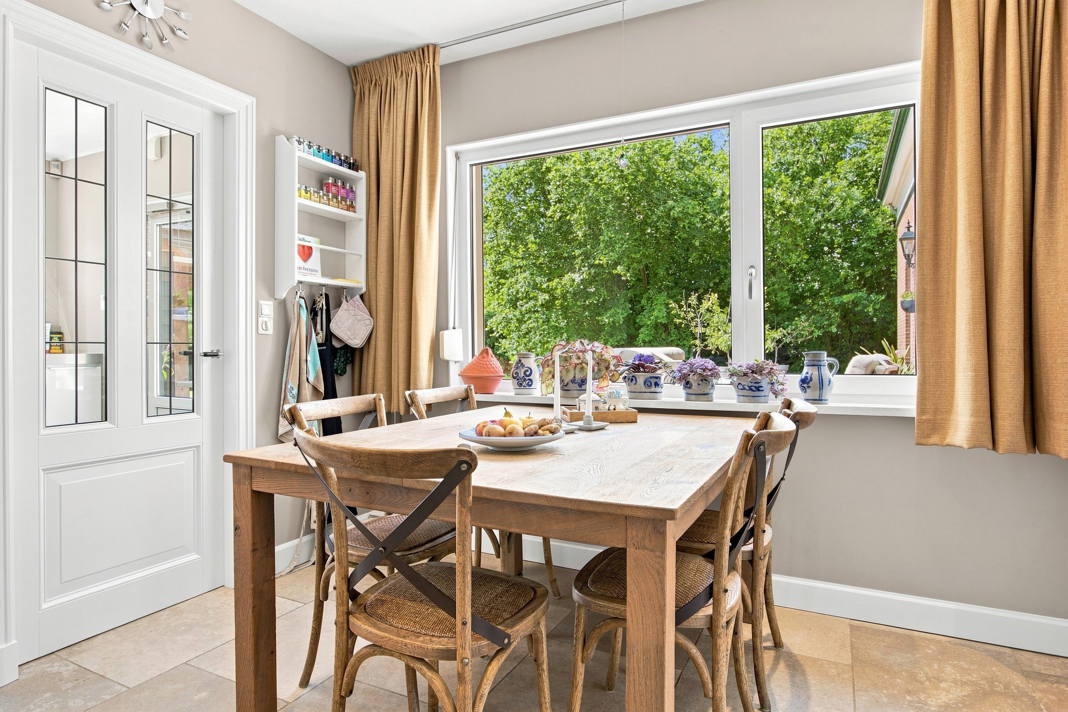 Vrijstaande woning te koop: Kerkring 26, Fijnaart