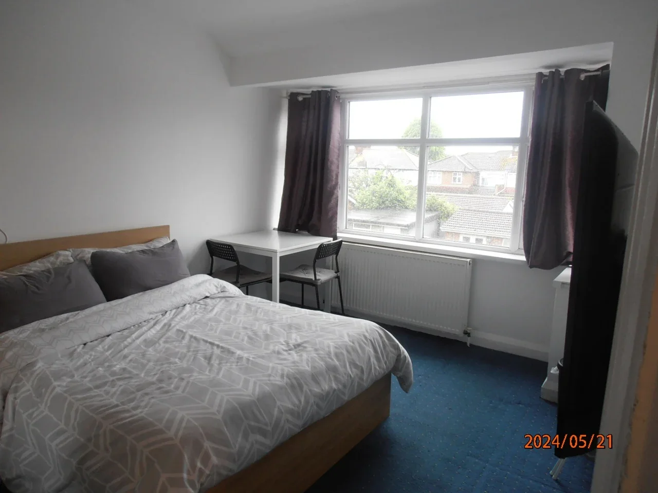 Room Empire Road in Greater London