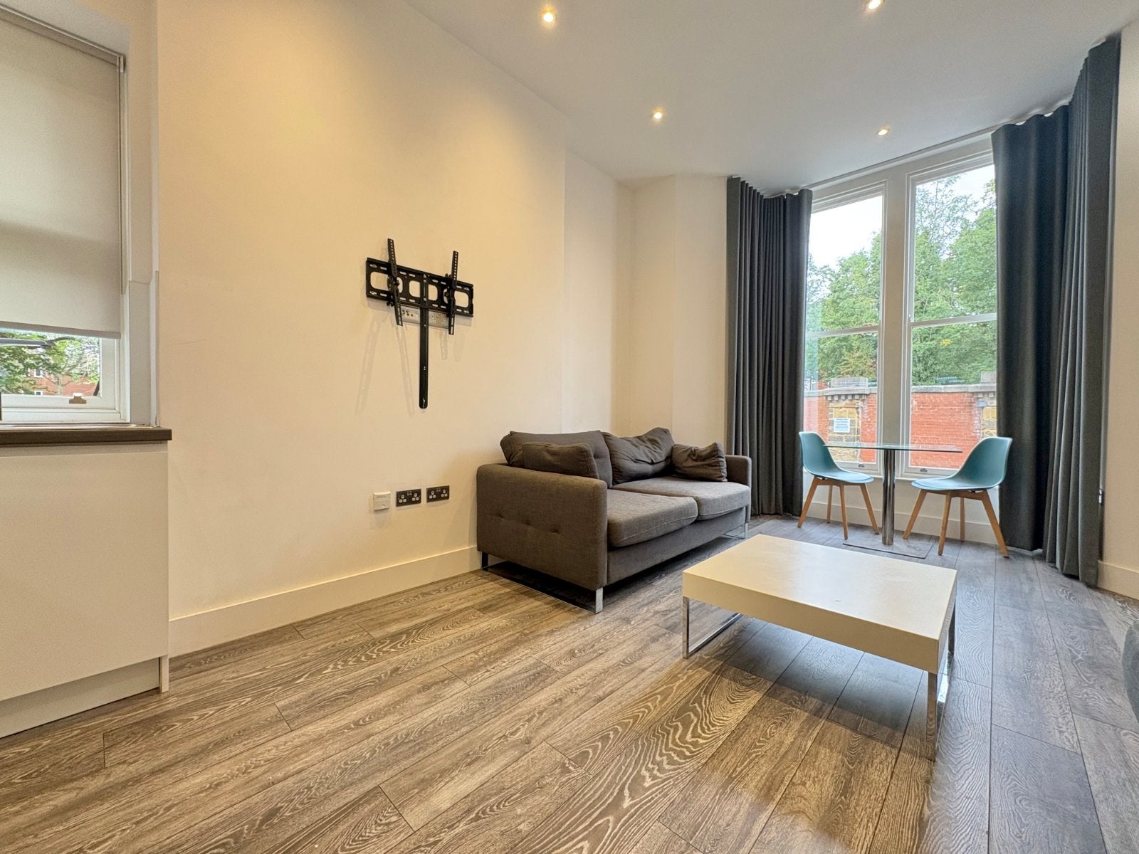 Flat Cardigan Court in Leeds
