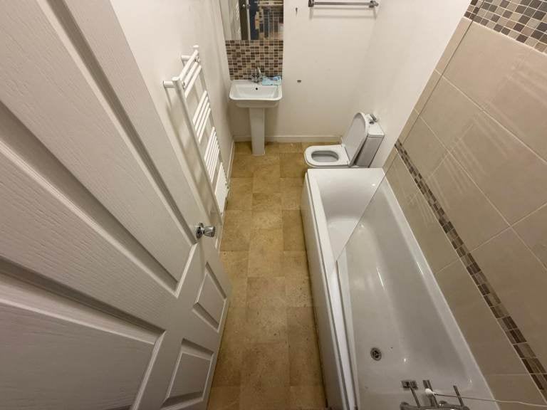 Flat Beckenham Road in Greater London