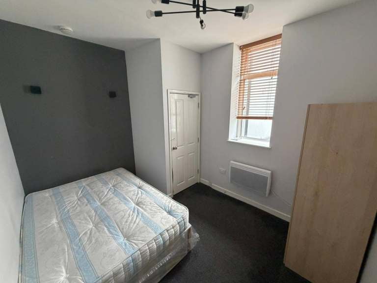 Flat Beckenham Road in Greater London