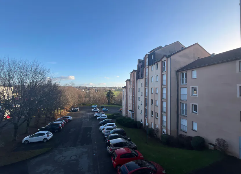 Room Rue Jean Chassagne in Limoges