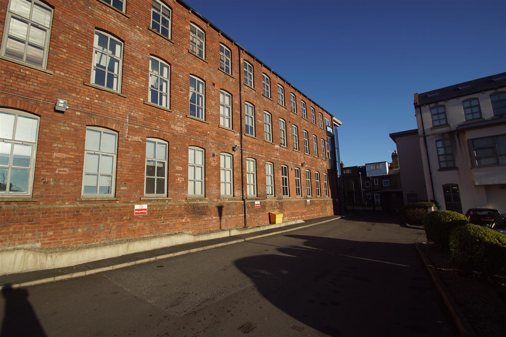 Flat Briggs Buildings in Leeds
