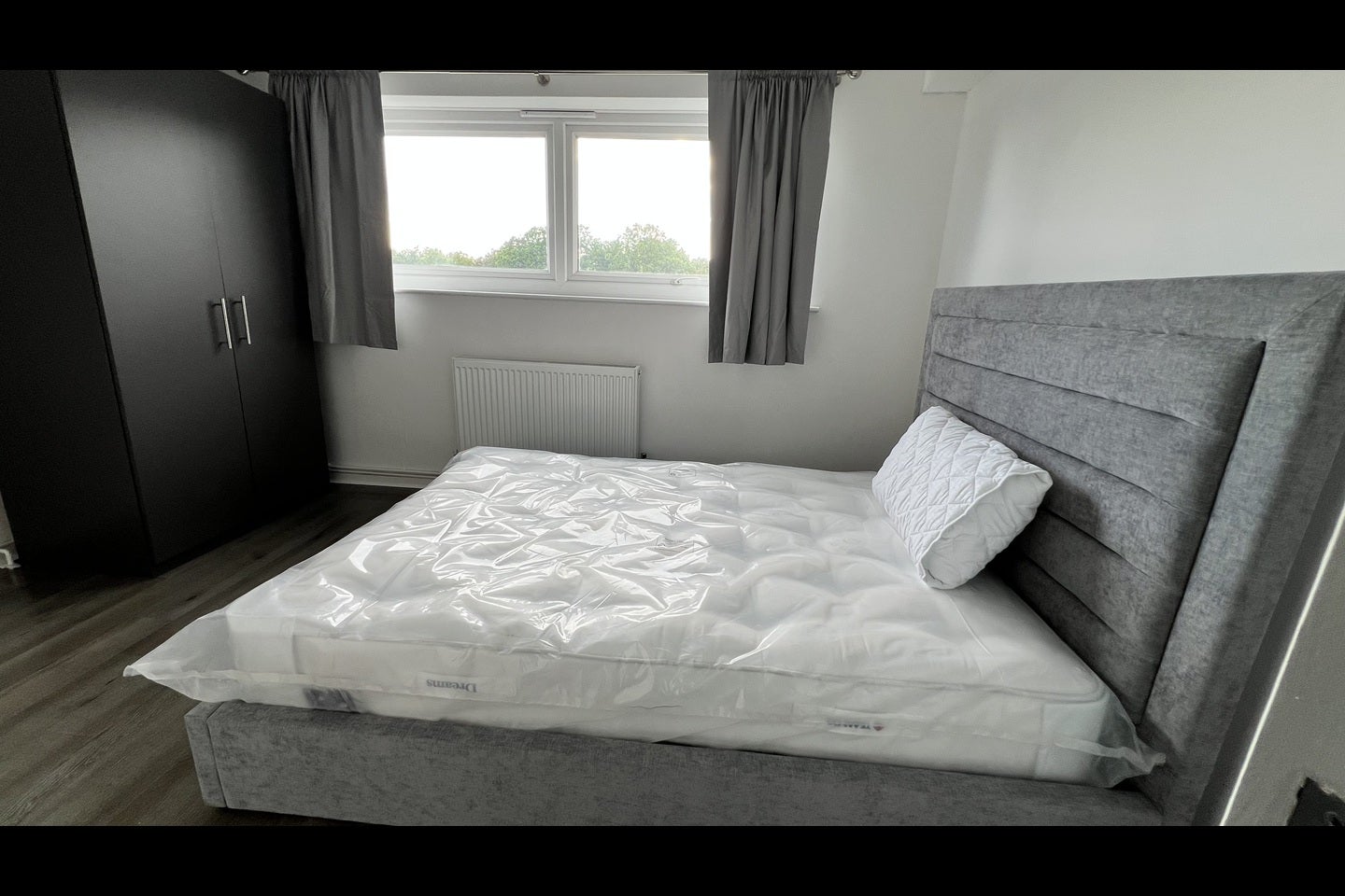 Room Waterside in Milton Keynes