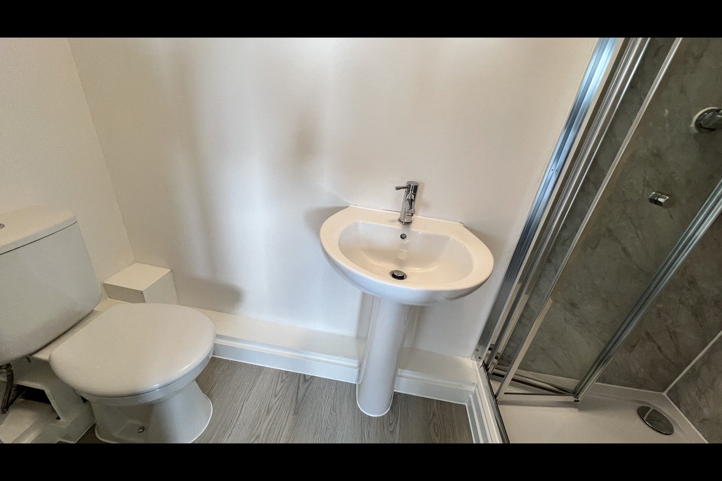 Room Waterside in Milton Keynes