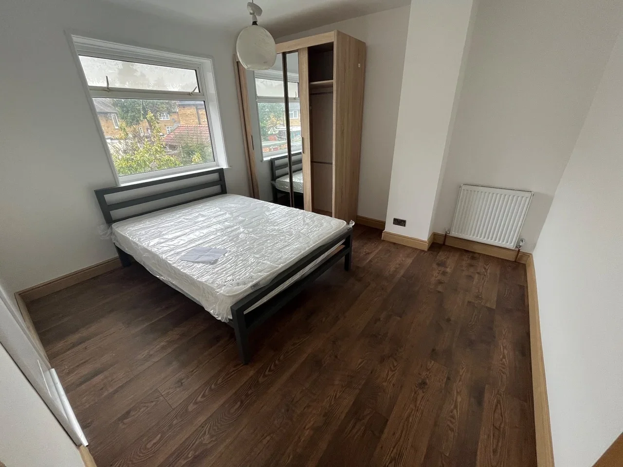 Room Love Lane in Greater London