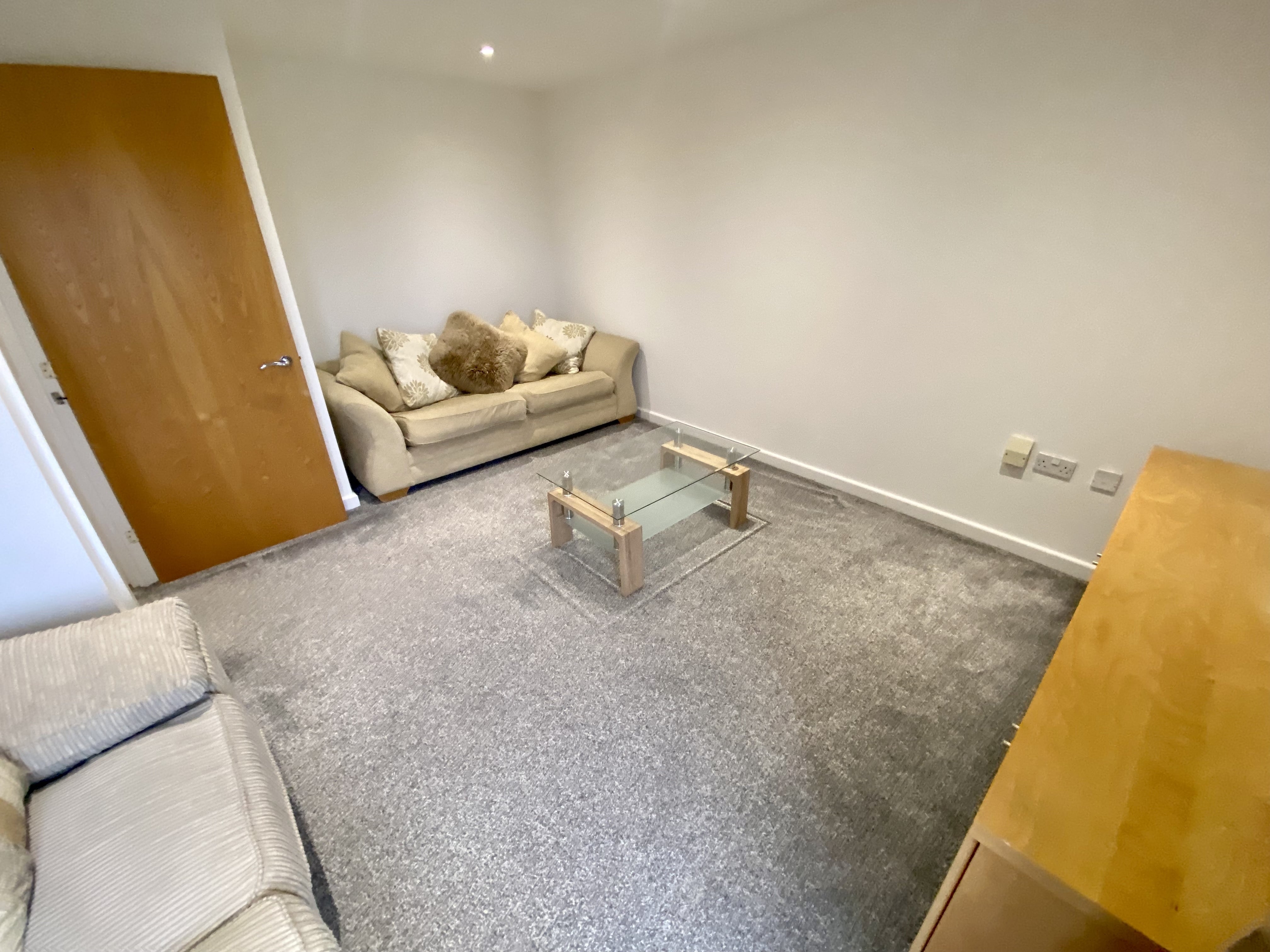 Flat Lloyd George Avenue in Cardiff