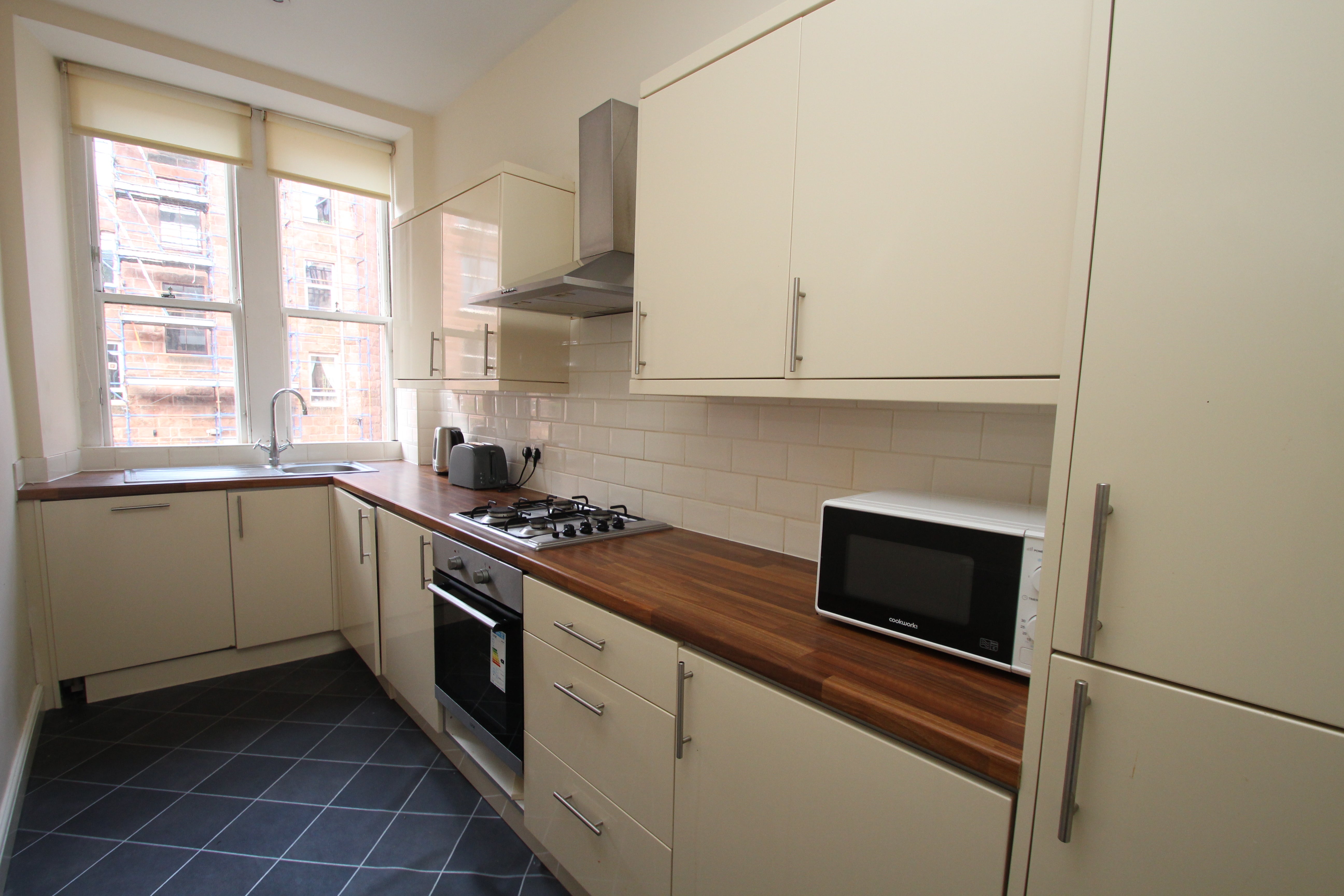 Flat Fortrose Street in Glasgow