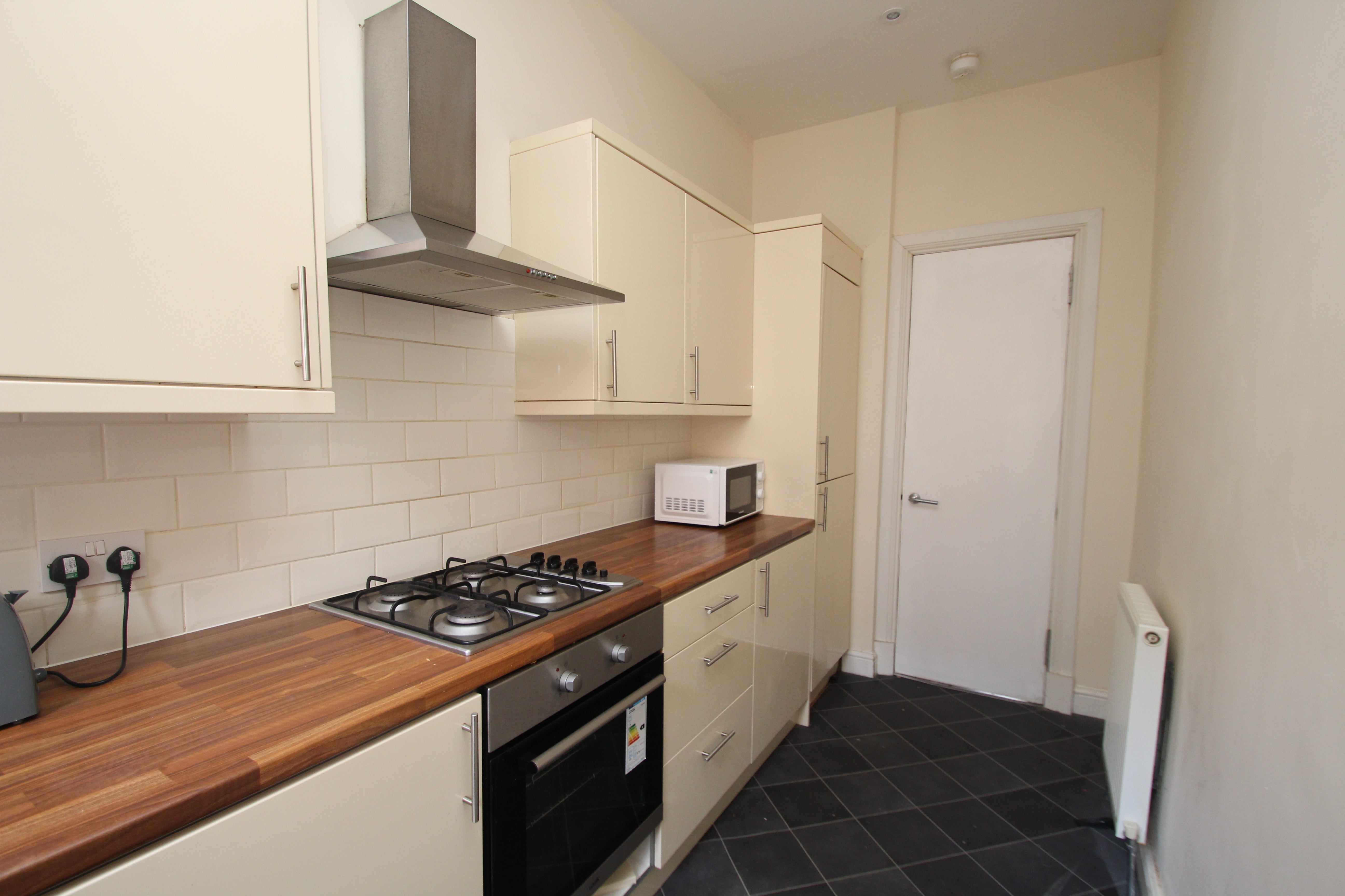 Flat Fortrose Street in Glasgow