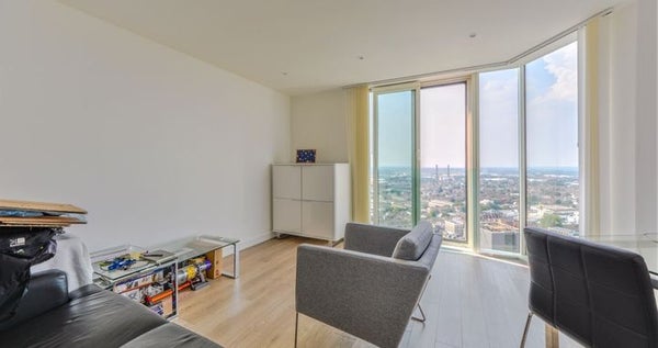Flat Wellesley Road in London