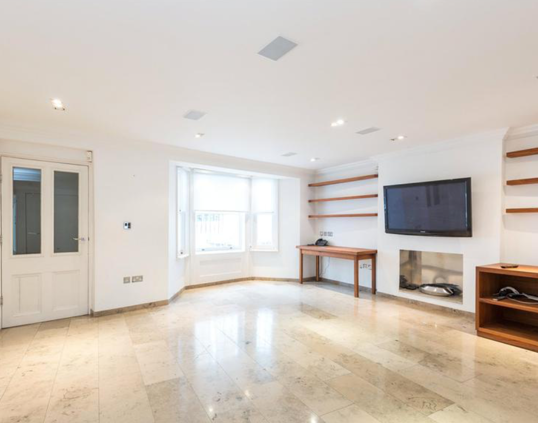 Flat Alma Square in City of Westminster