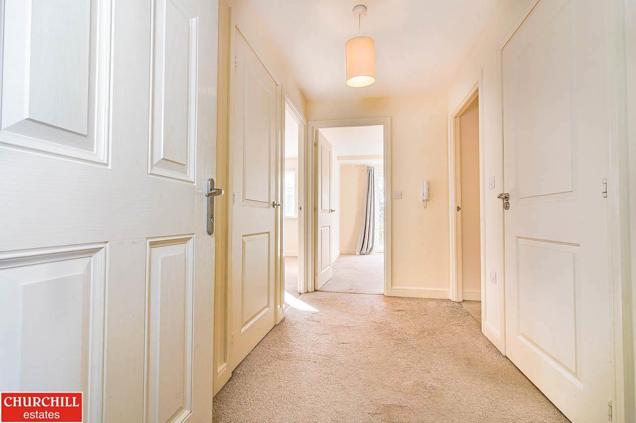 Flat Deepdene Road in Epping Forest